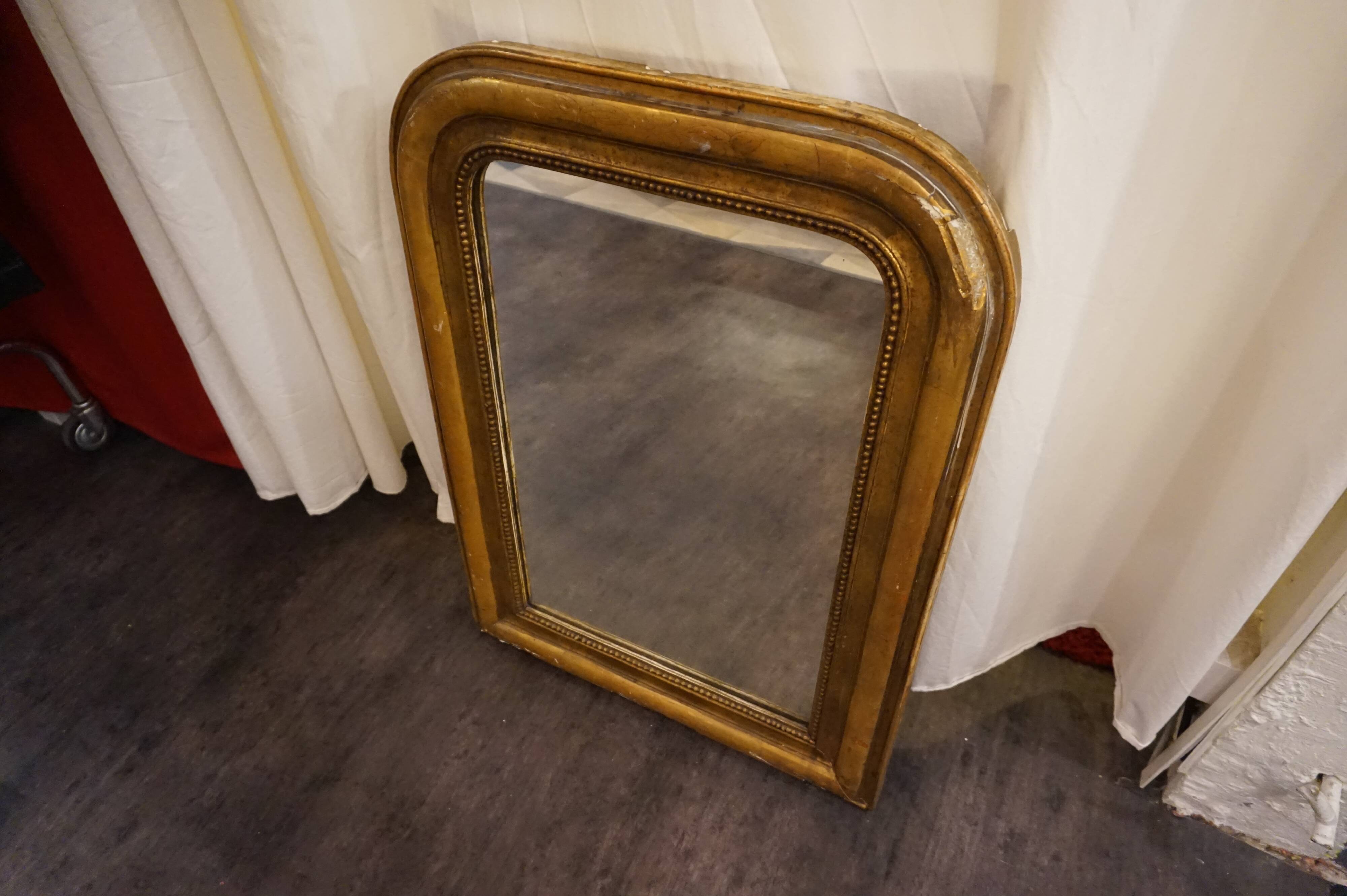 Golden mirror 58x80cm