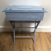 Joli pupitre / bureau d’enfant en bois