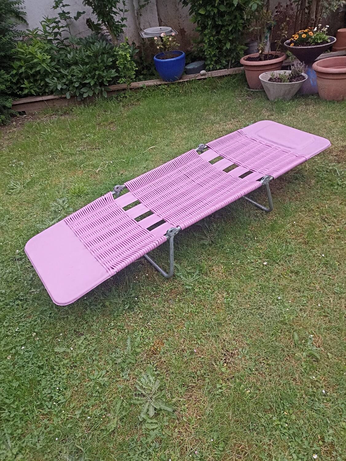 Vintage sun lounger