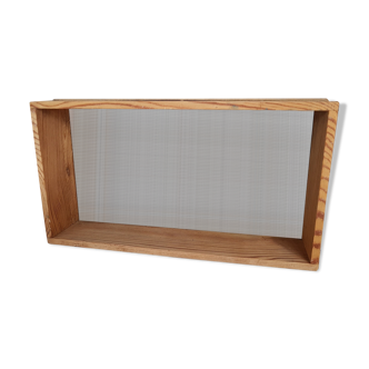 Sieve wall shelf