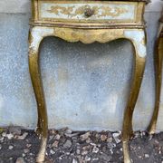 Paires de chevets florentins en bois doré