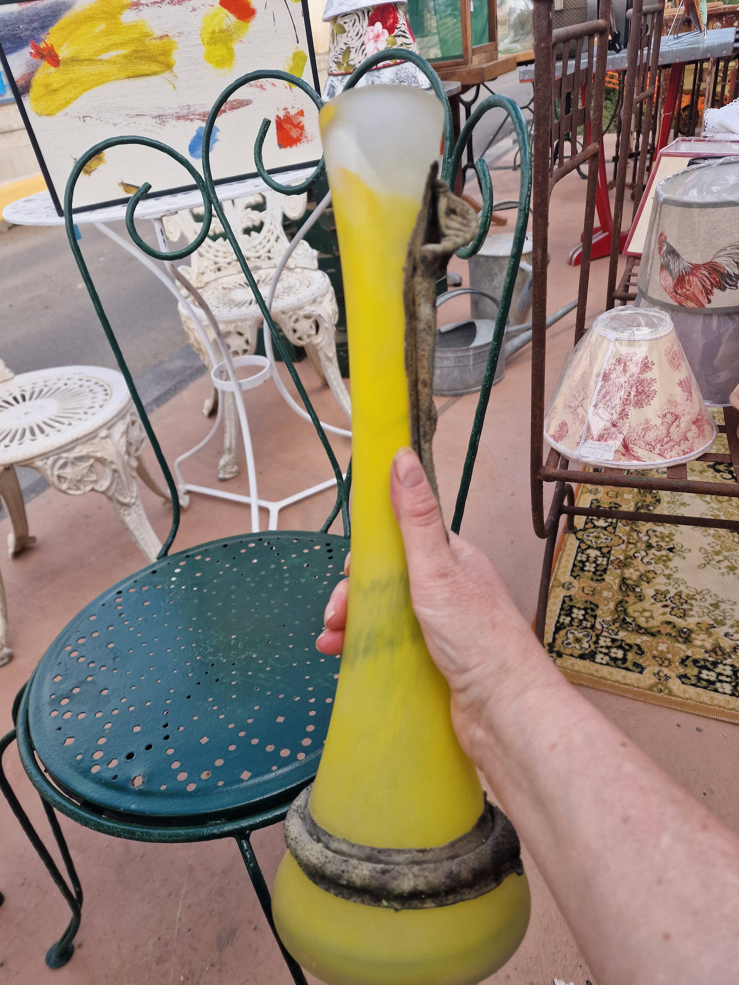 Vase art déco en pâte de verre et fer forgé – Années 1950