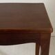 Petite table d'appoint à pieds cambrés de style Louis XV