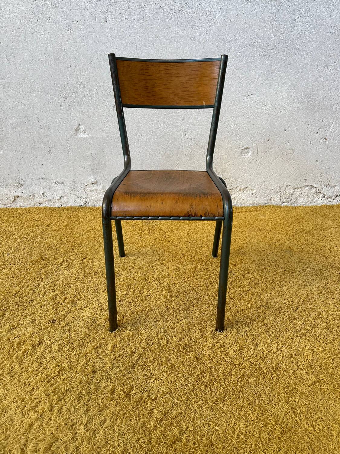Lot 14 chaises d’école