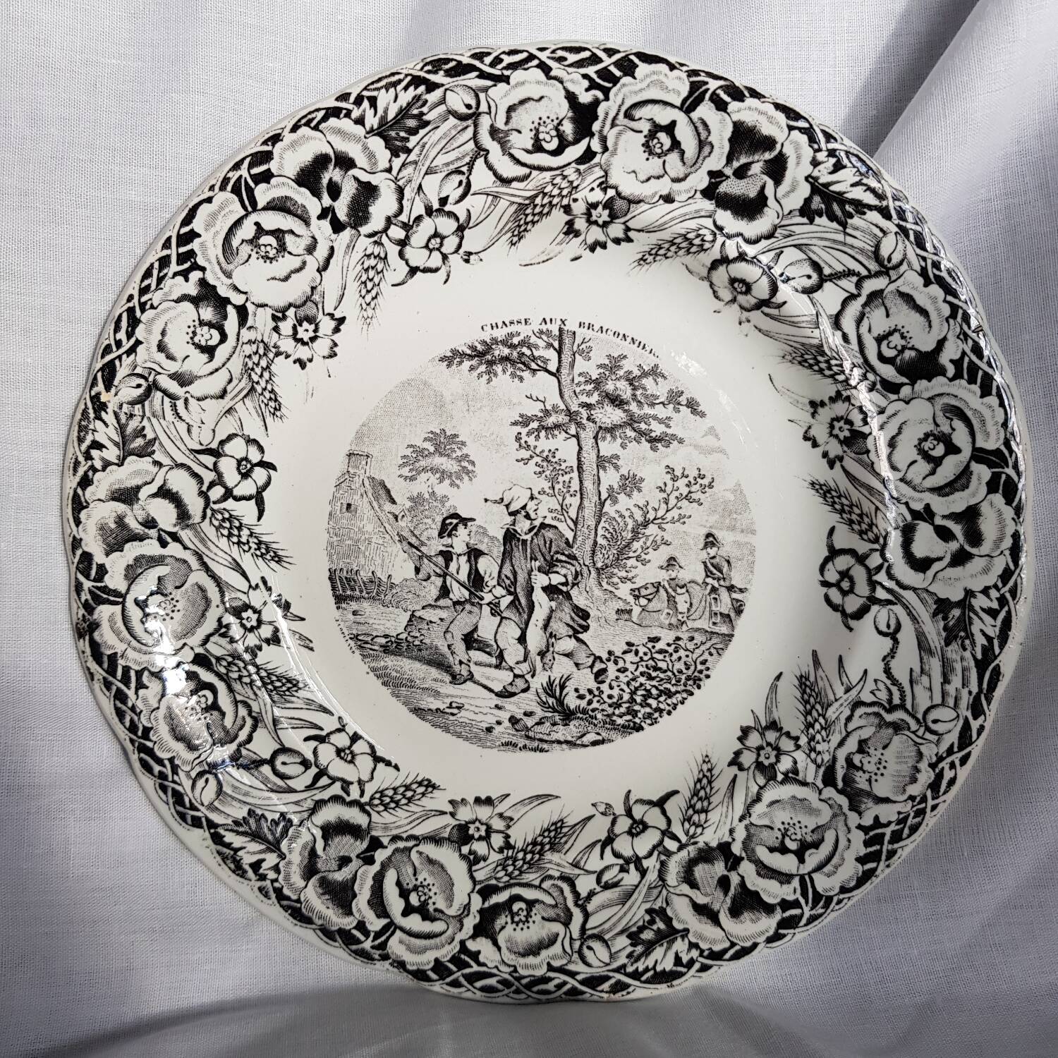 Lot de 2 assiettes parlantes Gien en noir et blanc