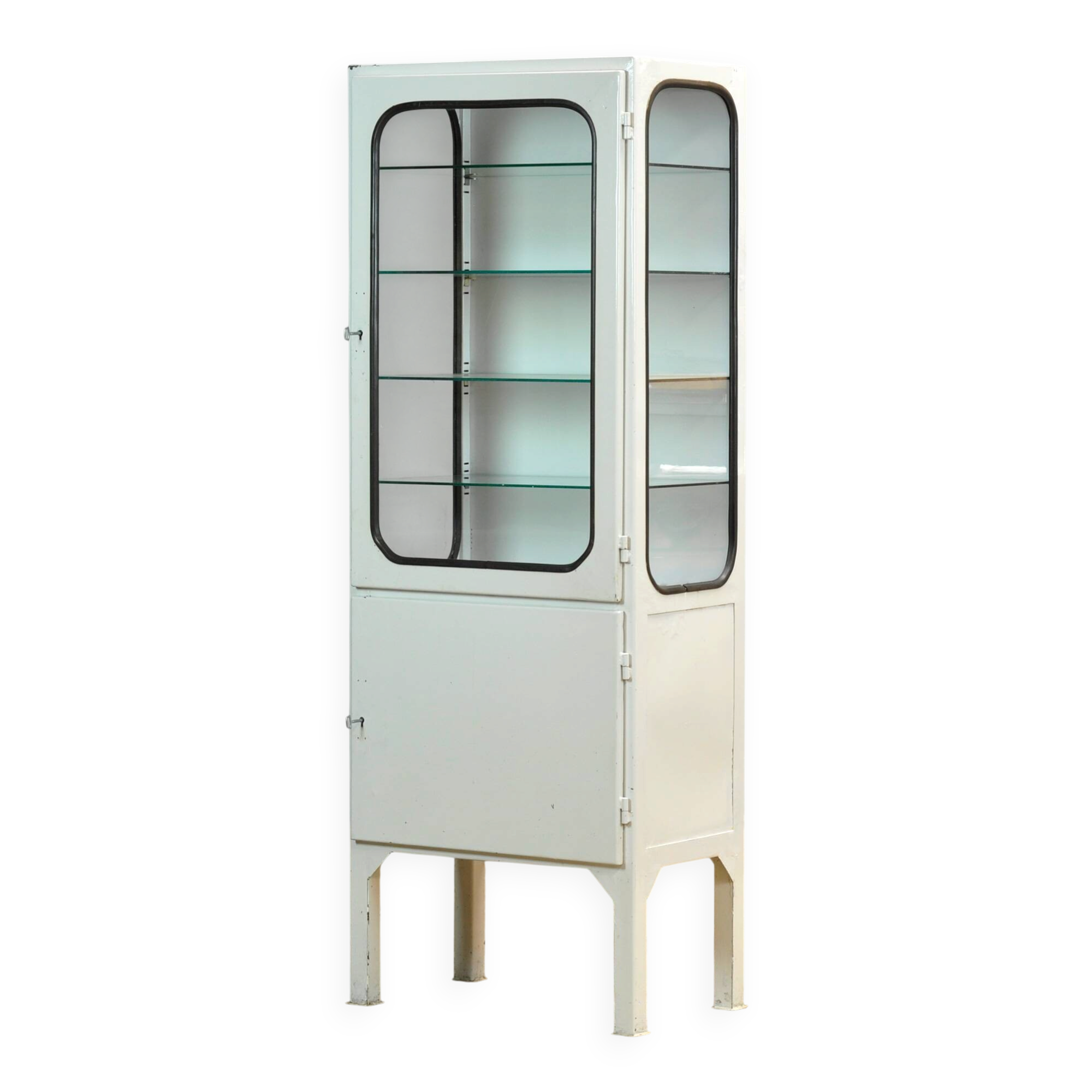 Vintage medicine cabinet, 1970s