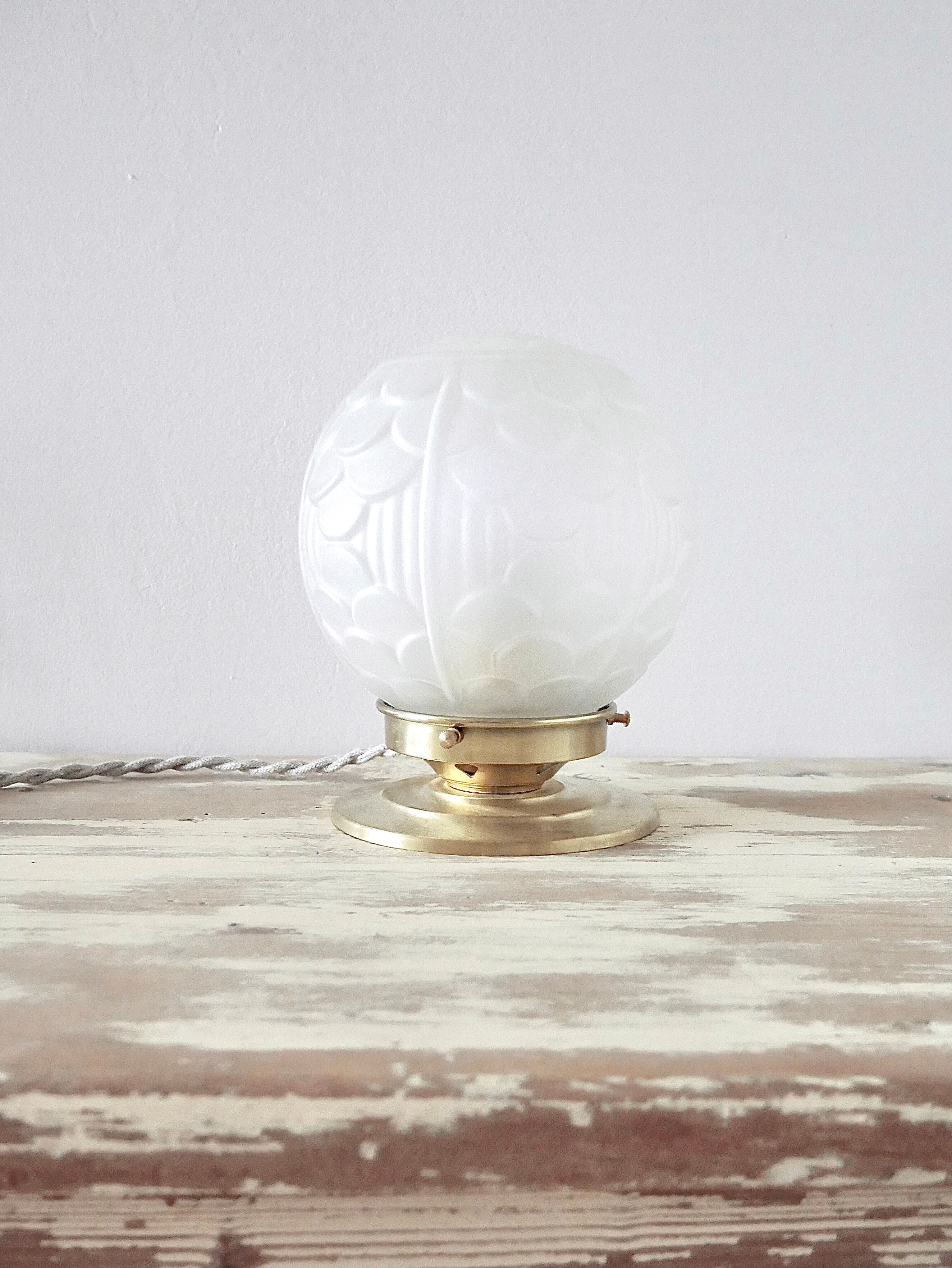 Table lamp globe art deco