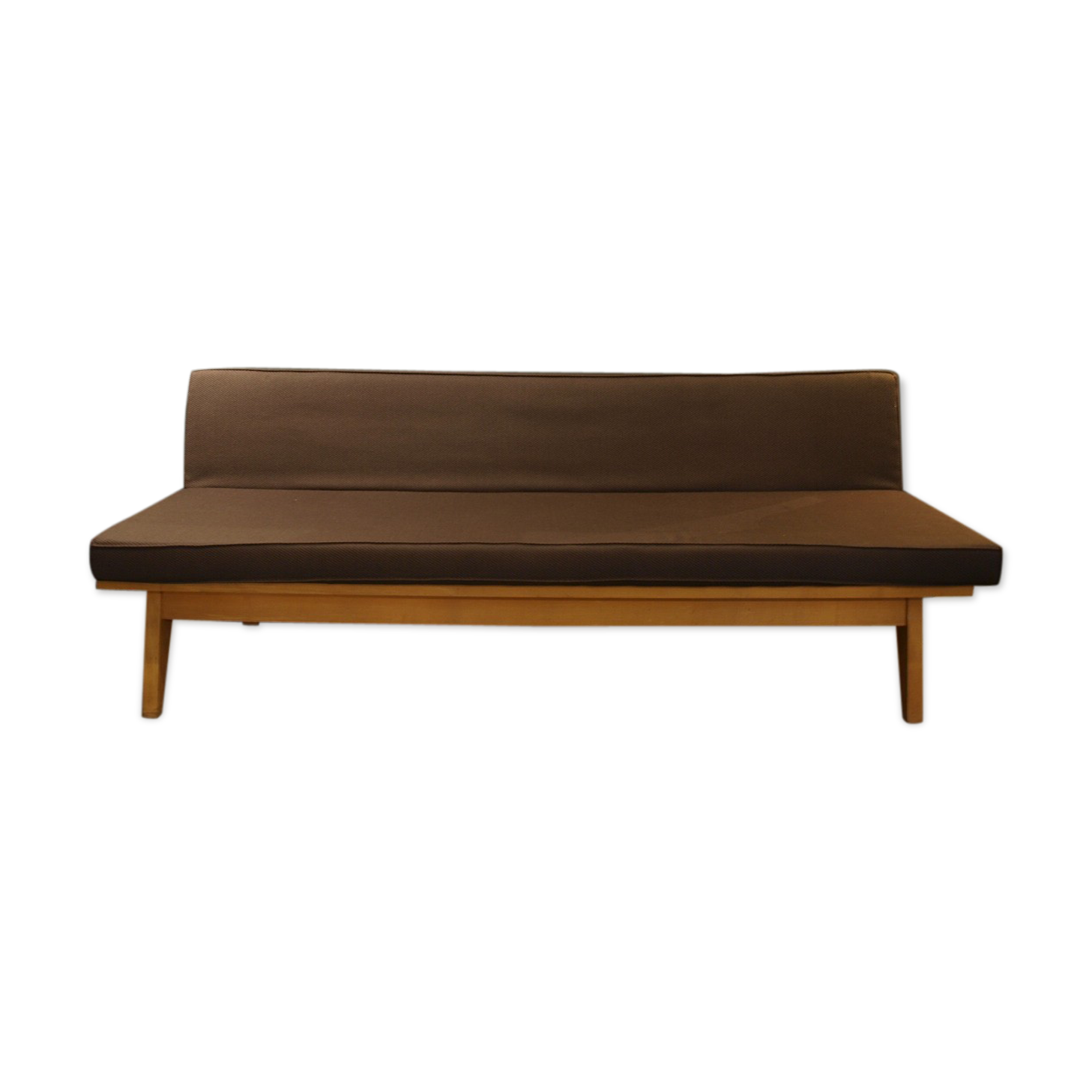 The 60 feet compass daybed