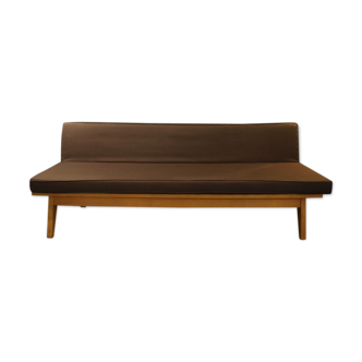 The 60 feet compass daybed