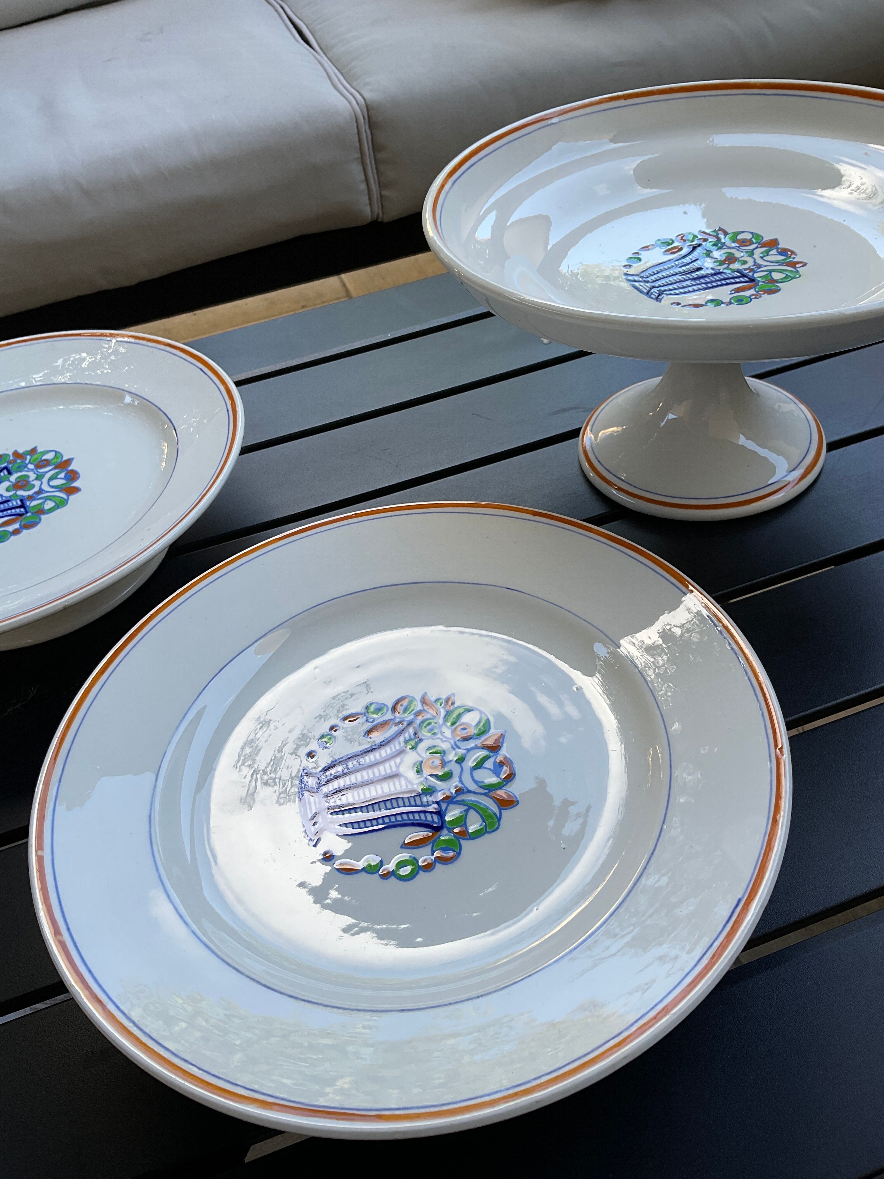 Set of 2 heel plates and one compote dish art deco, Boch La Louvière