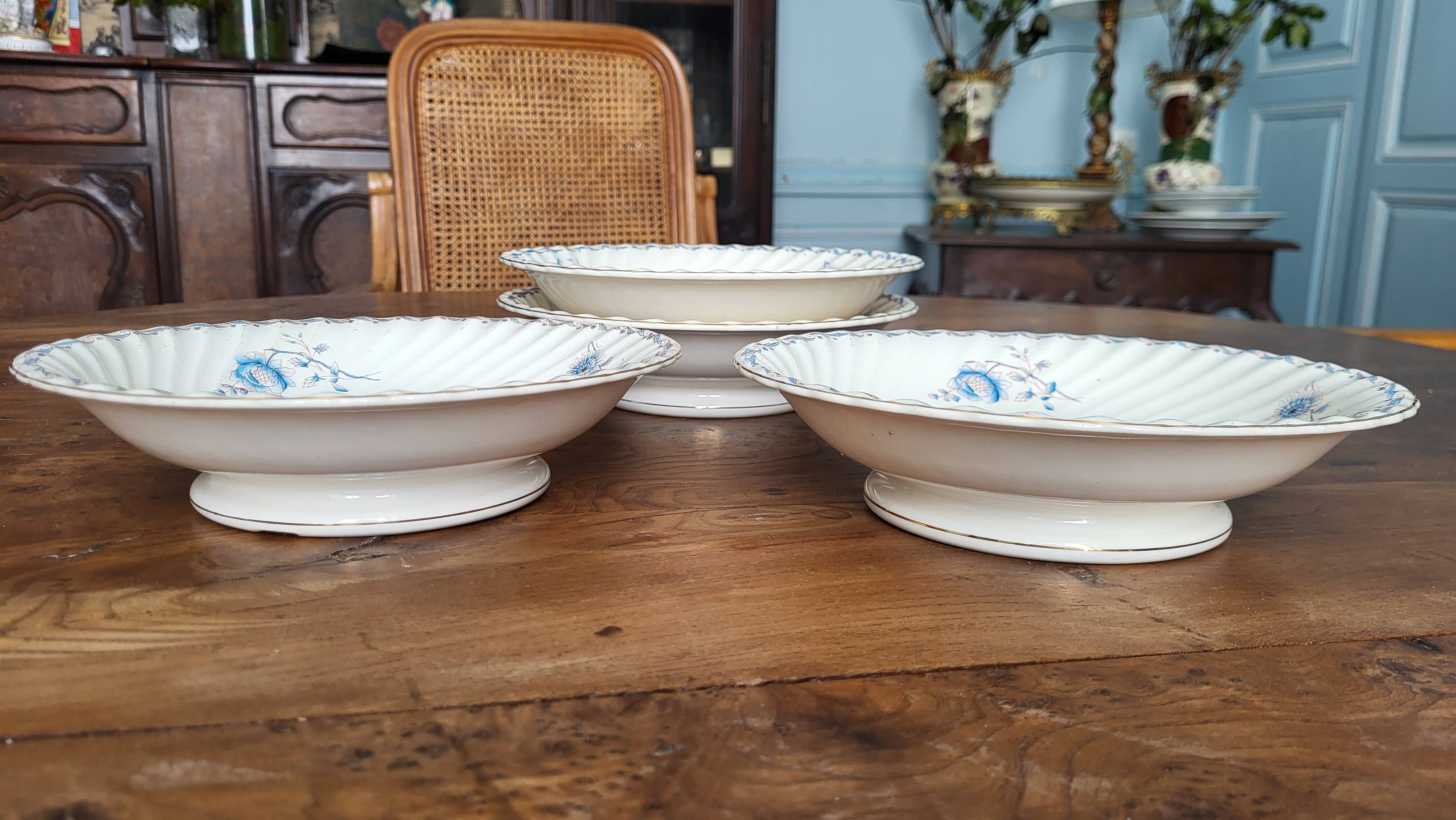 Petrus Regout 19th century dinner service 115 pieces