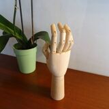 Articulated hand in raw wood