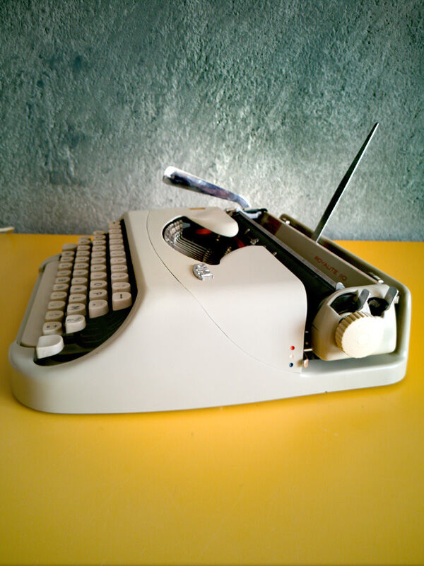 Royalite 110 typewriter