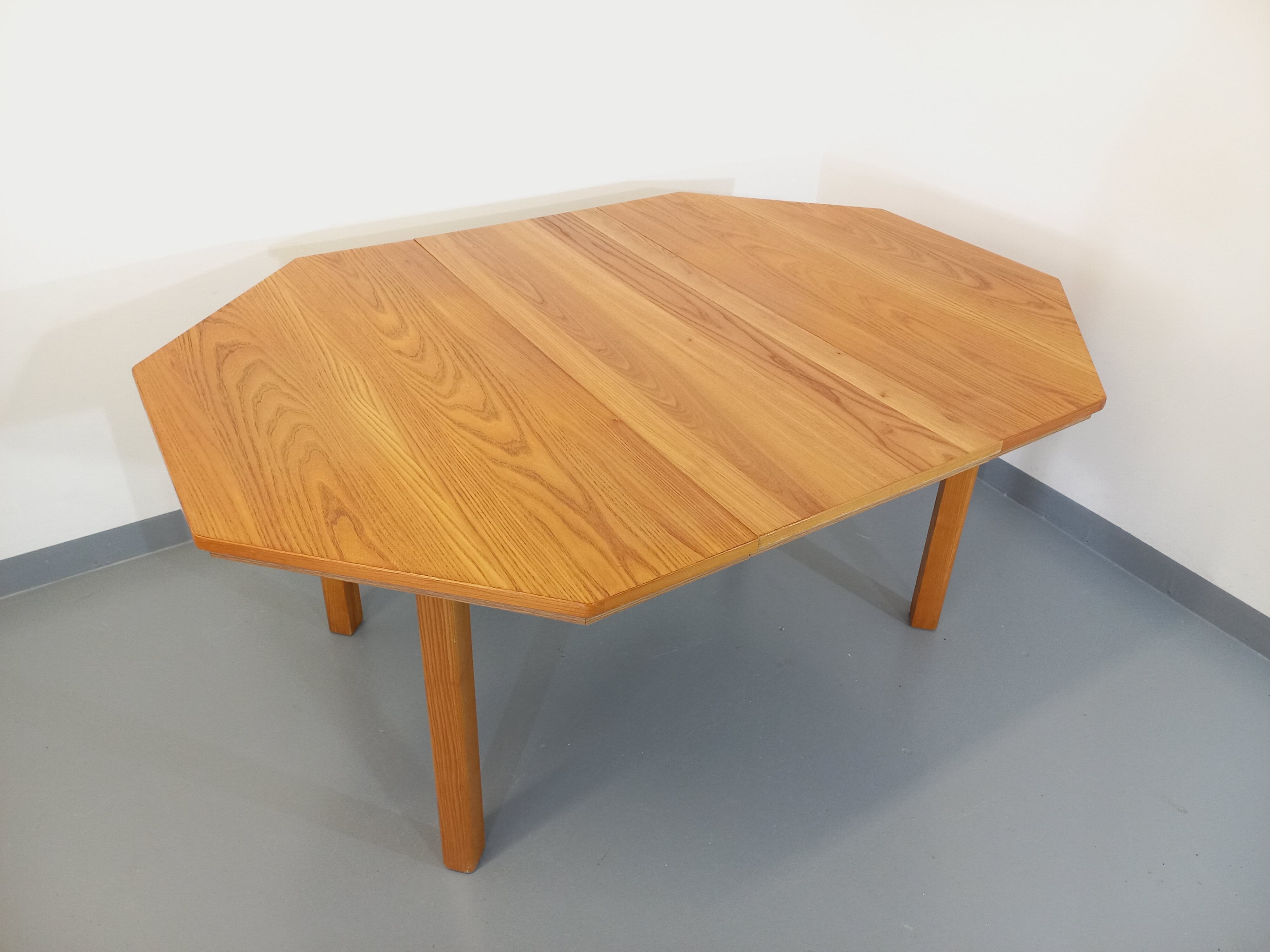 Table octogonale vintage des années 80 en orme avec rallonge