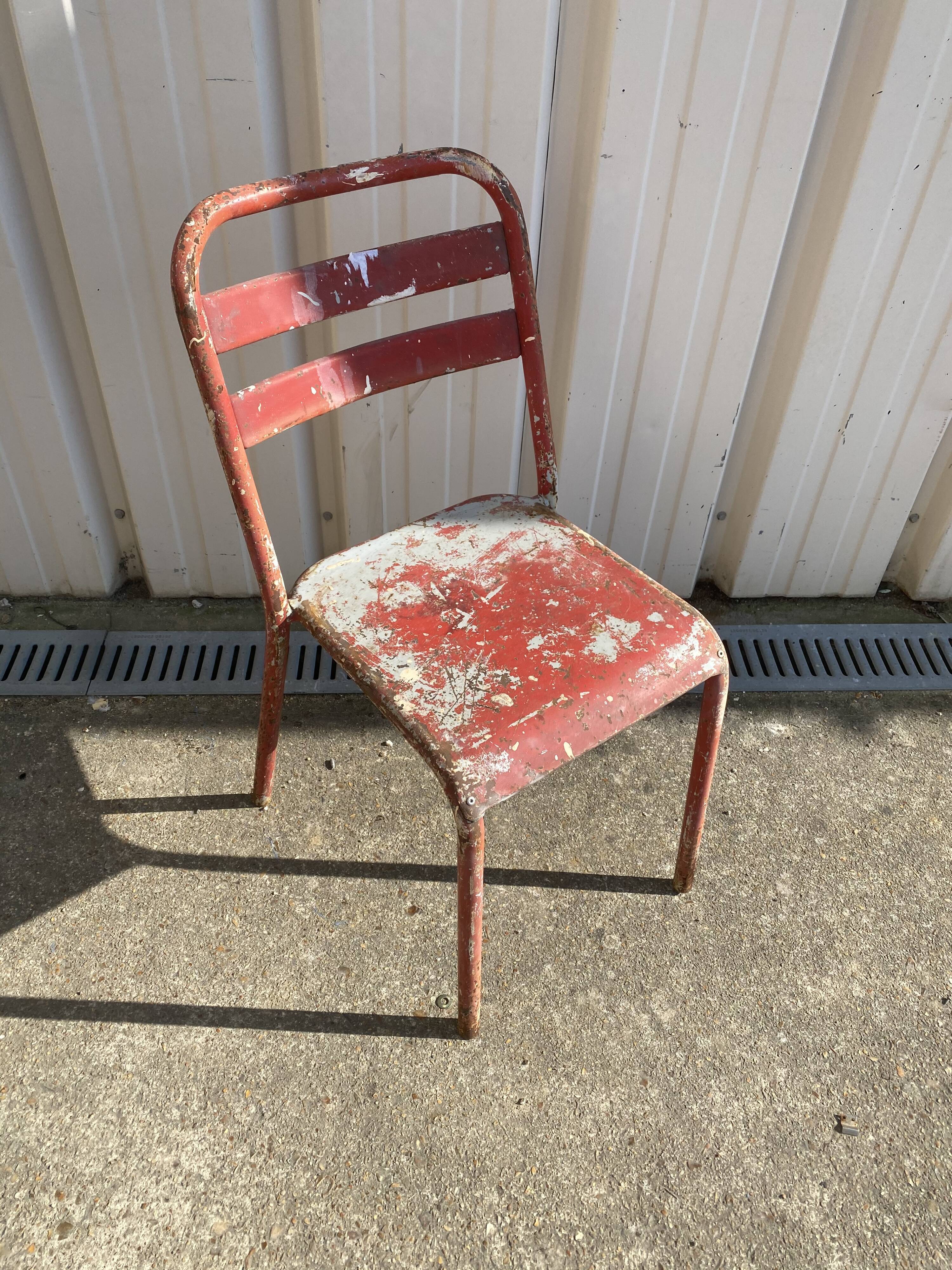 Chaise tolix rouge ancienne
