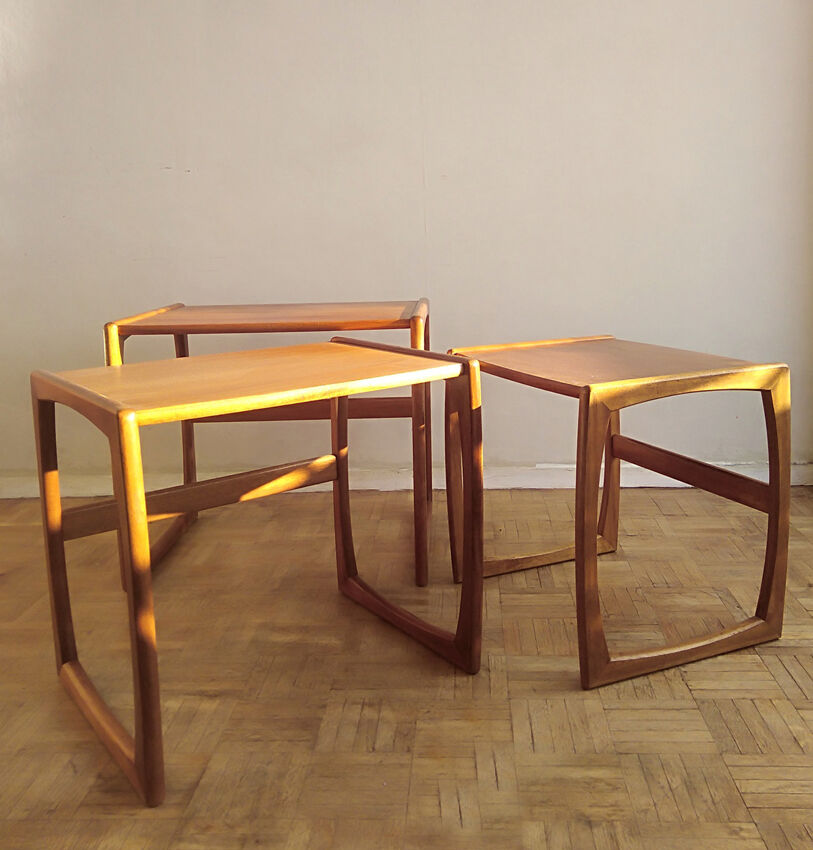 3 tables basses gigognes G Plan 1960