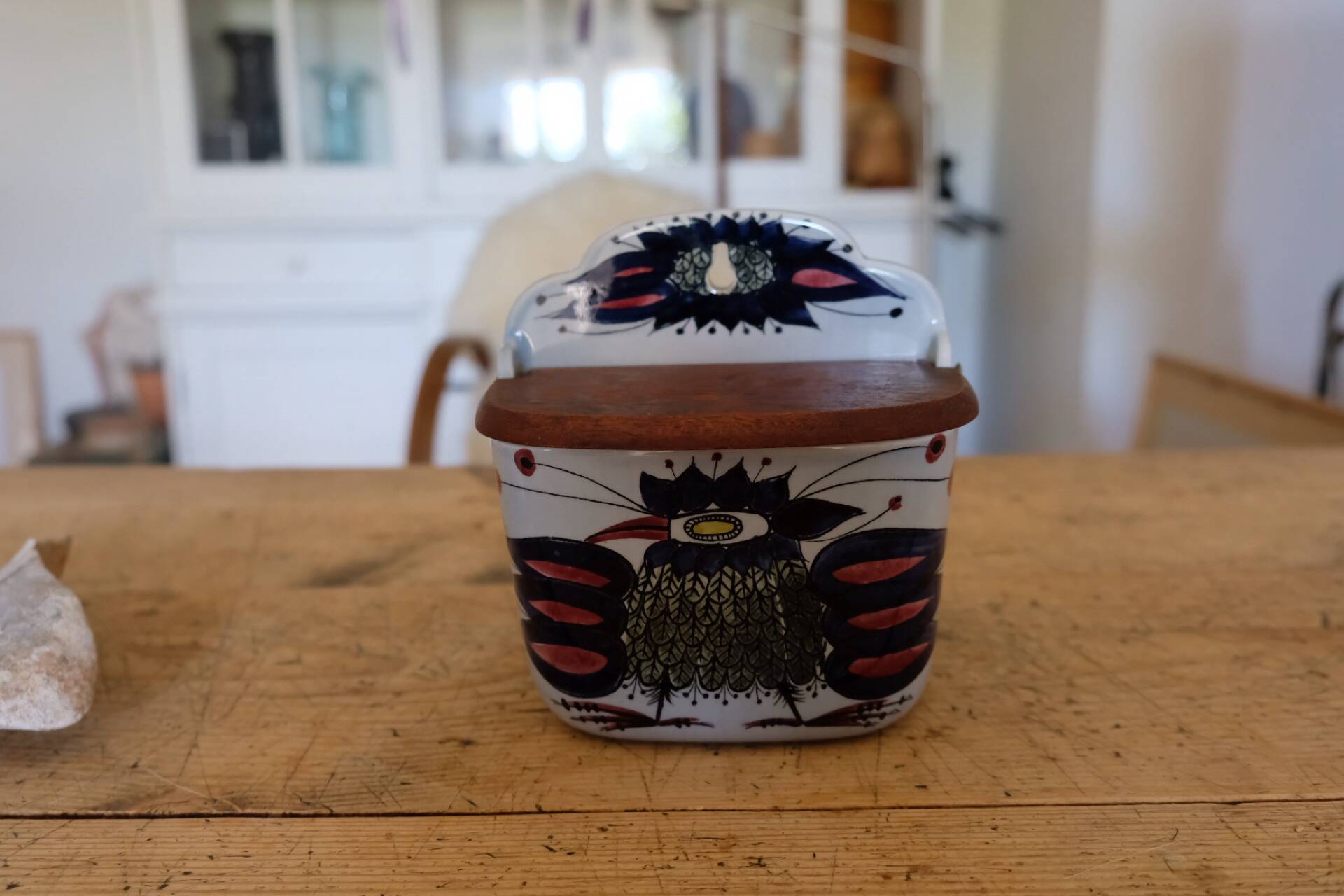 Royal Copenhagen Aluminia Tenera – wall-mounted salt pot "Crazy Bird" – Be