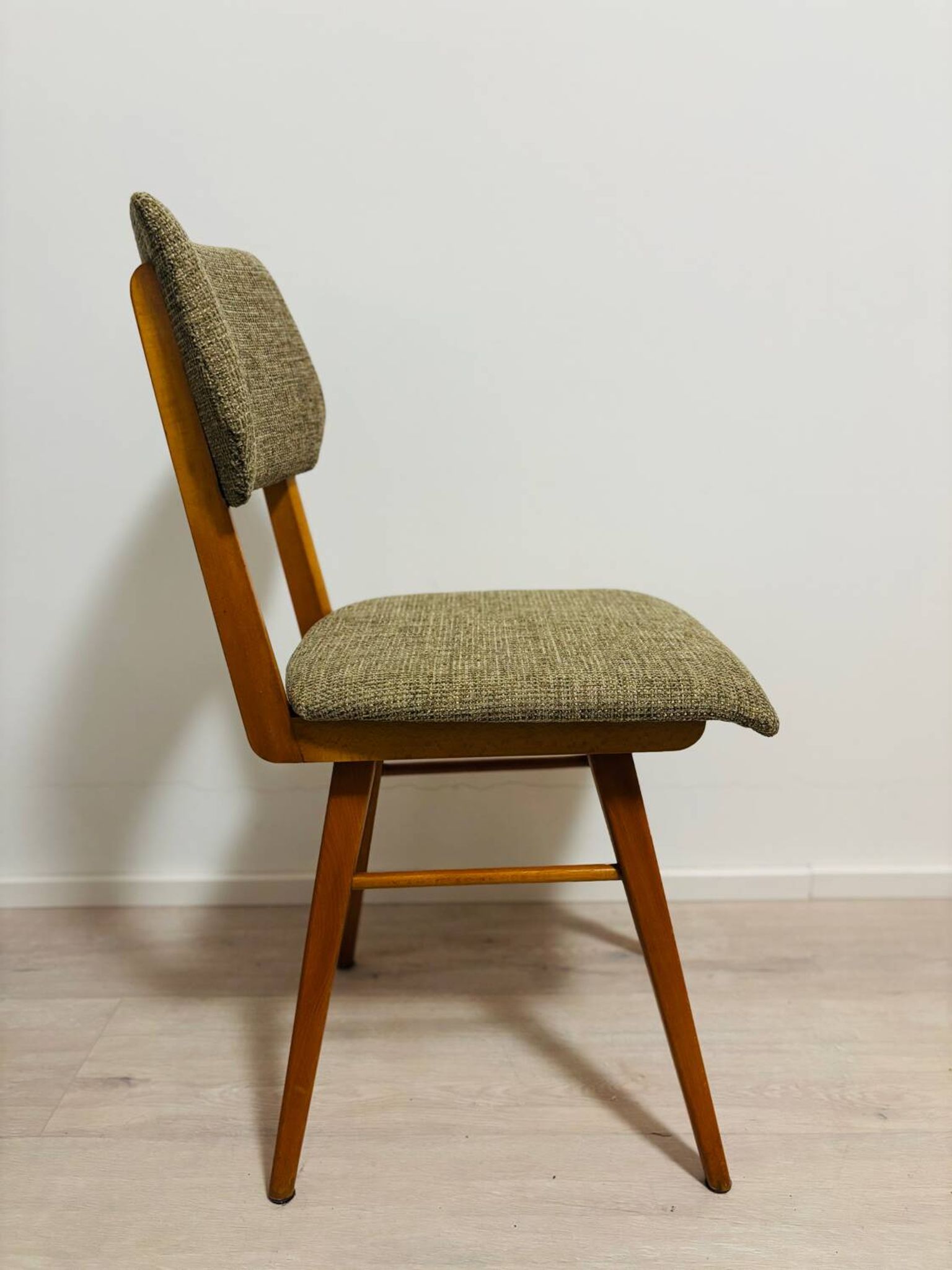 Chaises de salle à manger du milieu du siècle, Tchécoslovaquie, années 1960
