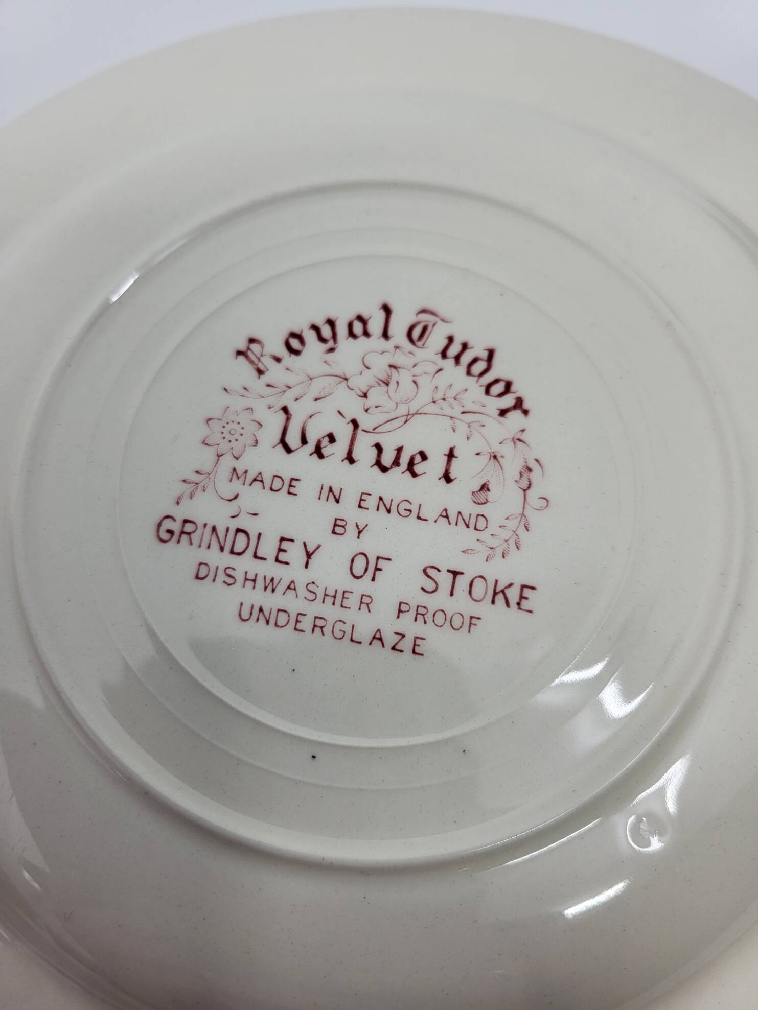 Service  Grindley of Stoke Royal Tudor Velvet en faïence Rose Anglais