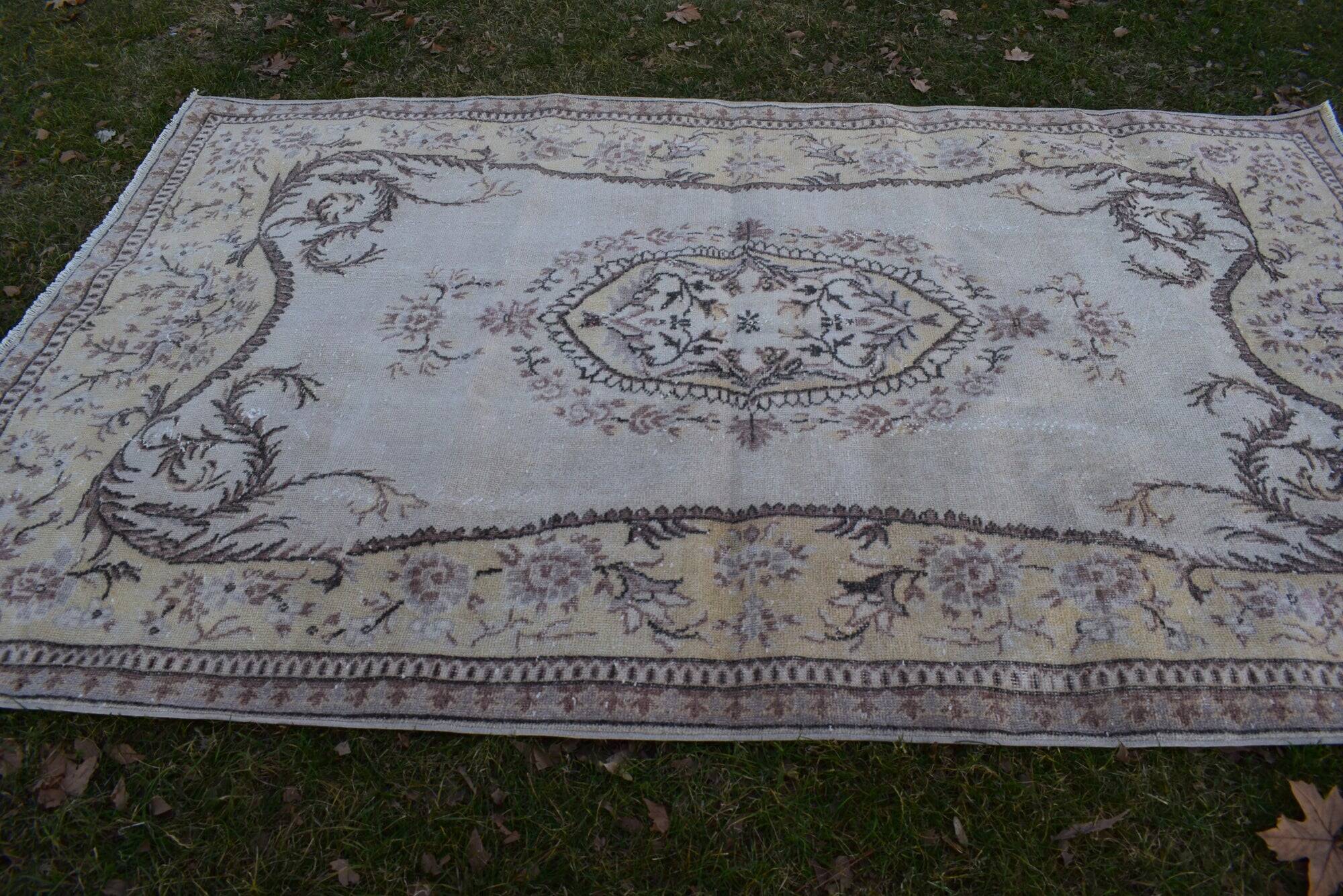 Vintage Turkish handmade rug 167x274 cm