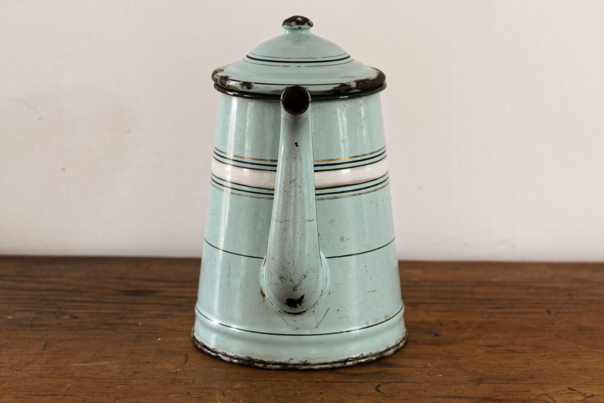 Cafetière en tôle émaillée