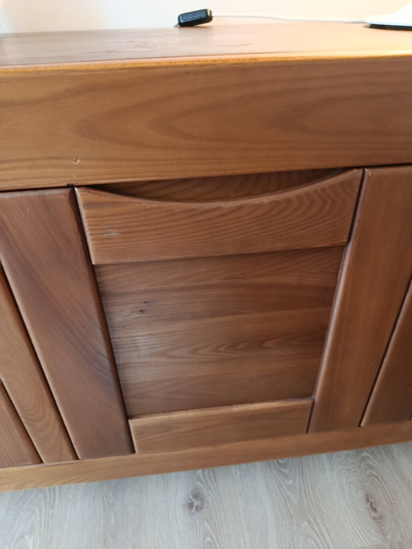 Enfilade house Brutalist regain