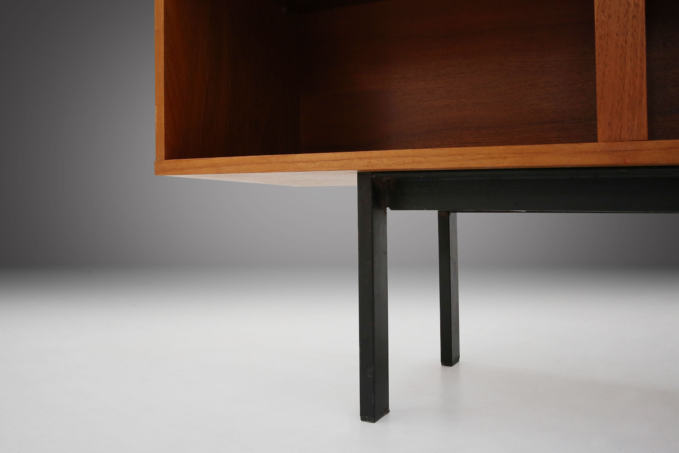 Mid-century cabinet/bookcase Ca.1960