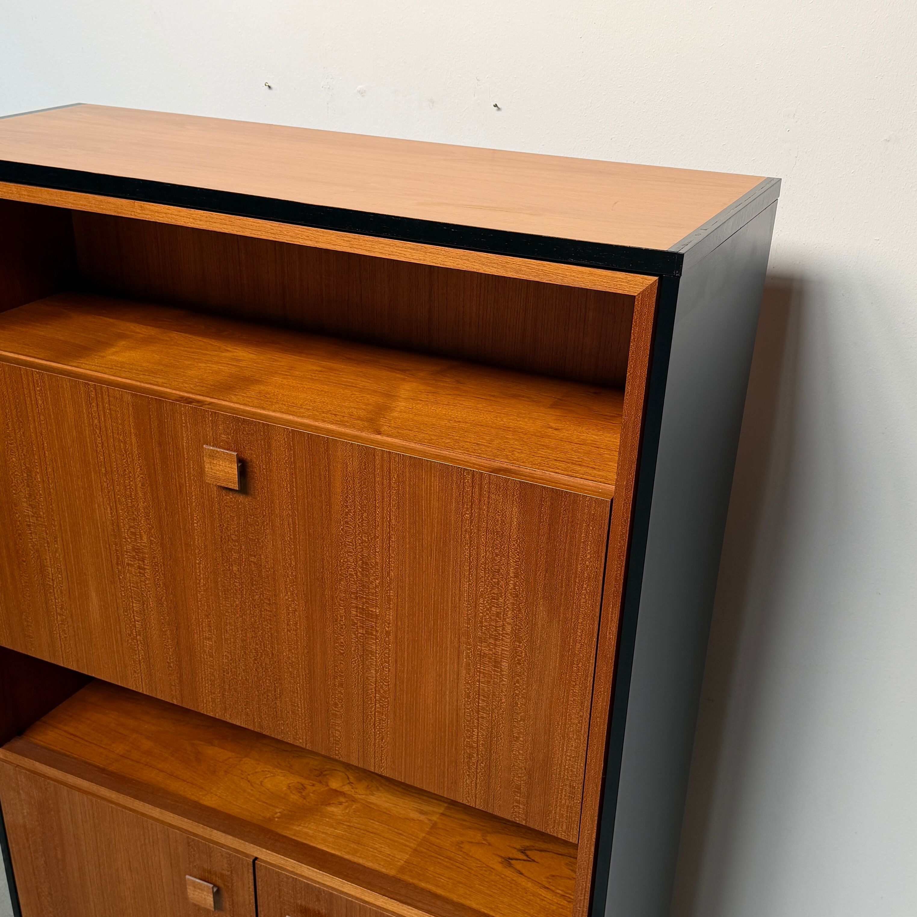 Highboard Barschrank