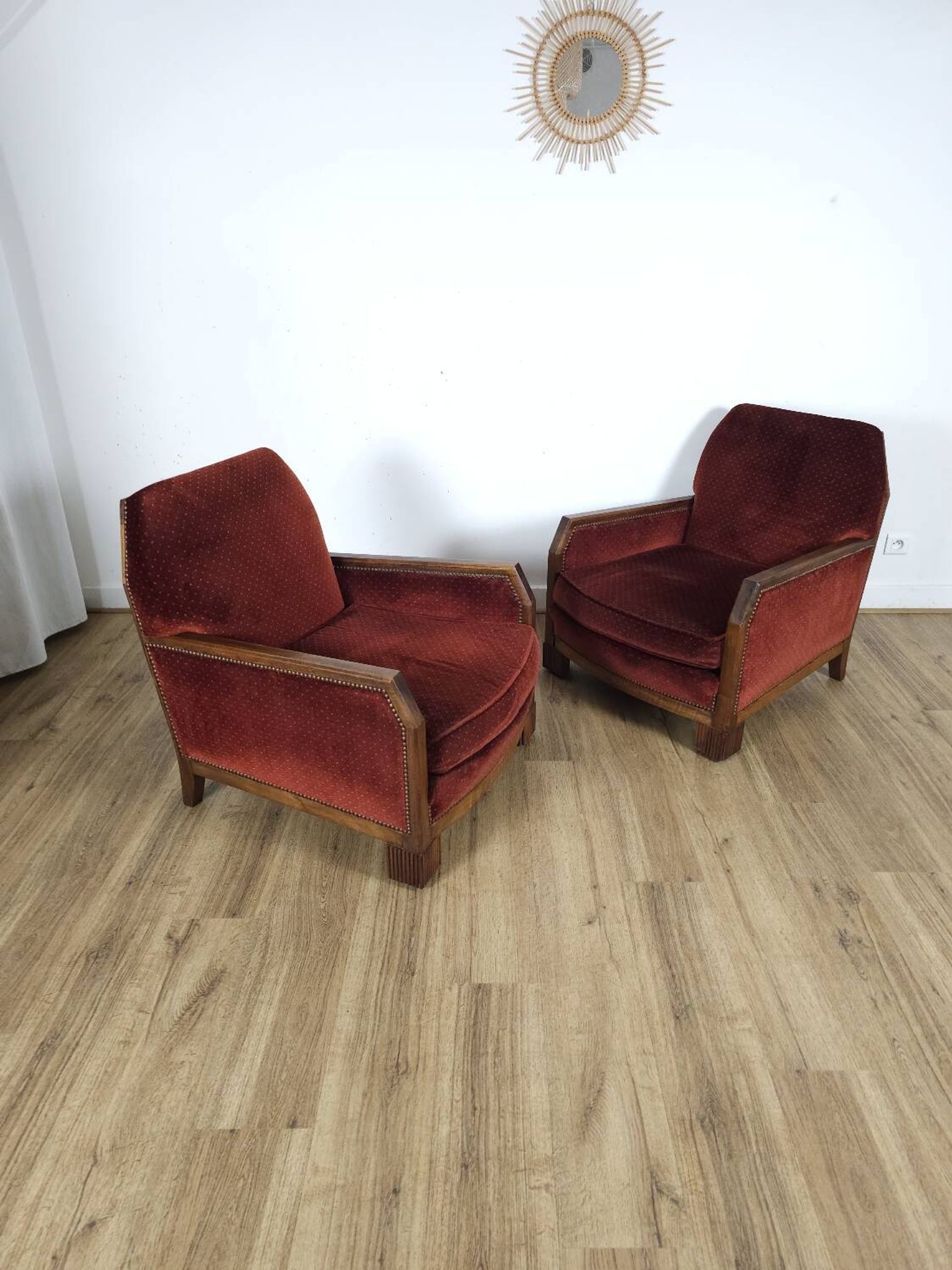 Paire de Fauteuils Art-Déco, Bois Massif et velours rouge