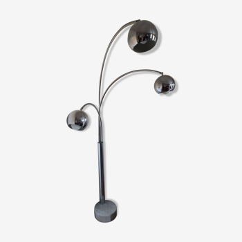 Thrush floor lamp