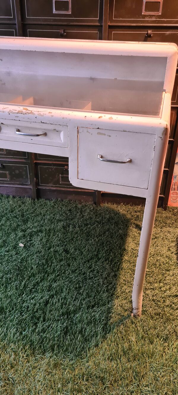 Bureau de dentiste des années 1930