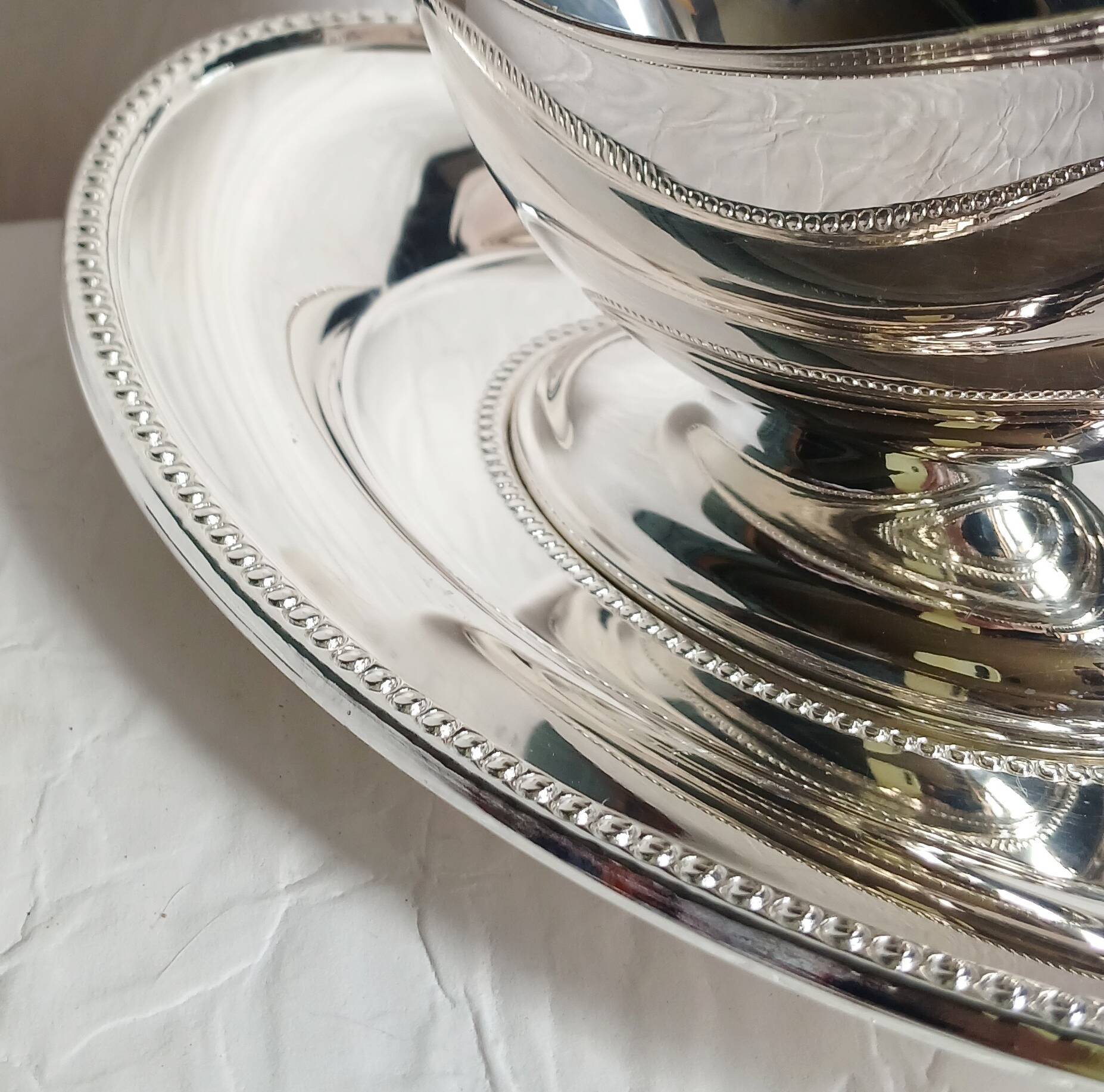 Saucière & son plateau en métal argenté "MR Silver Plated" made in England