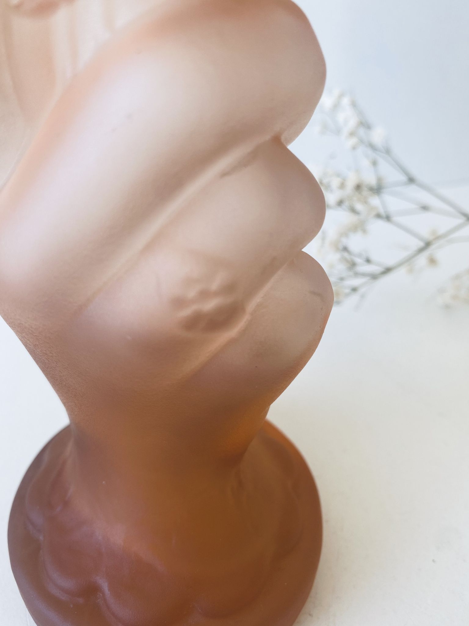 Vase Art deco en verre dépoli rose