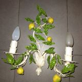Wire wall lamp decorated with lemons