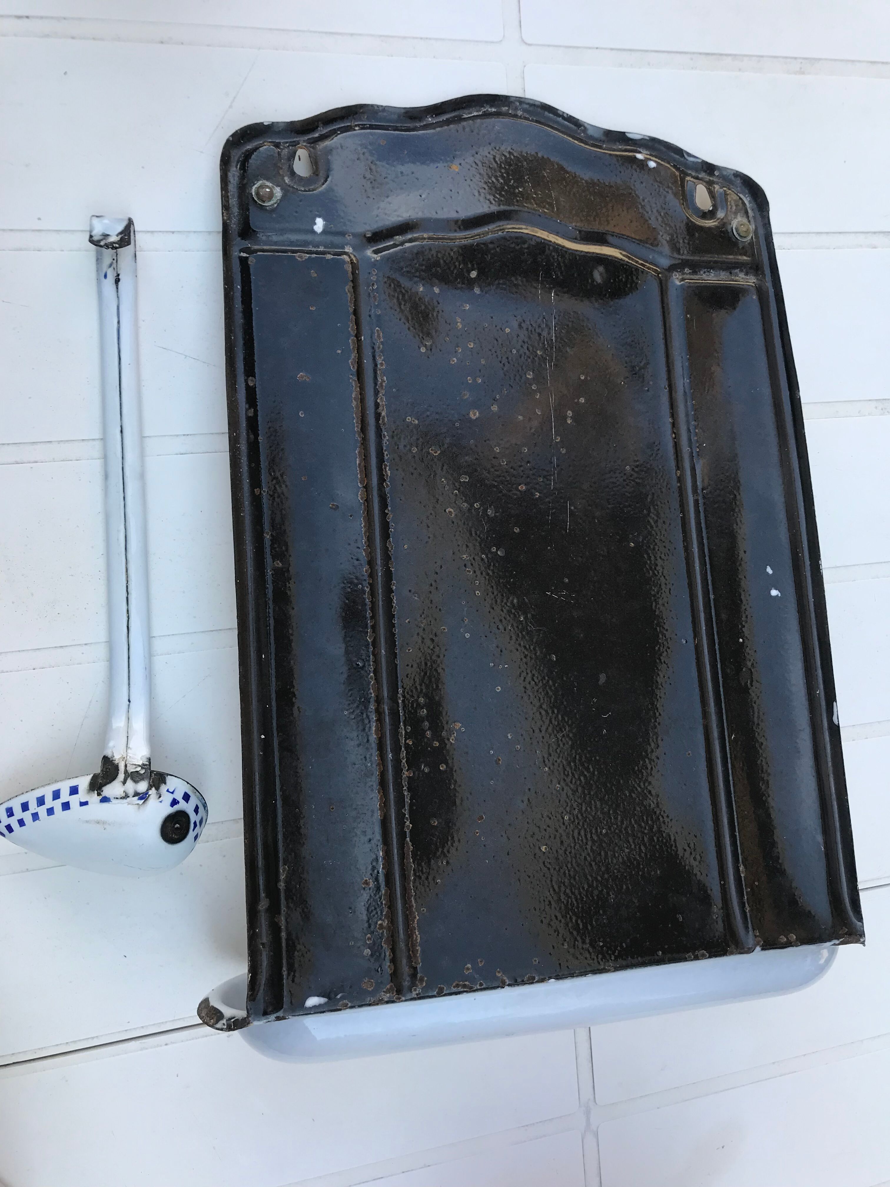 Lustucru enamelled series