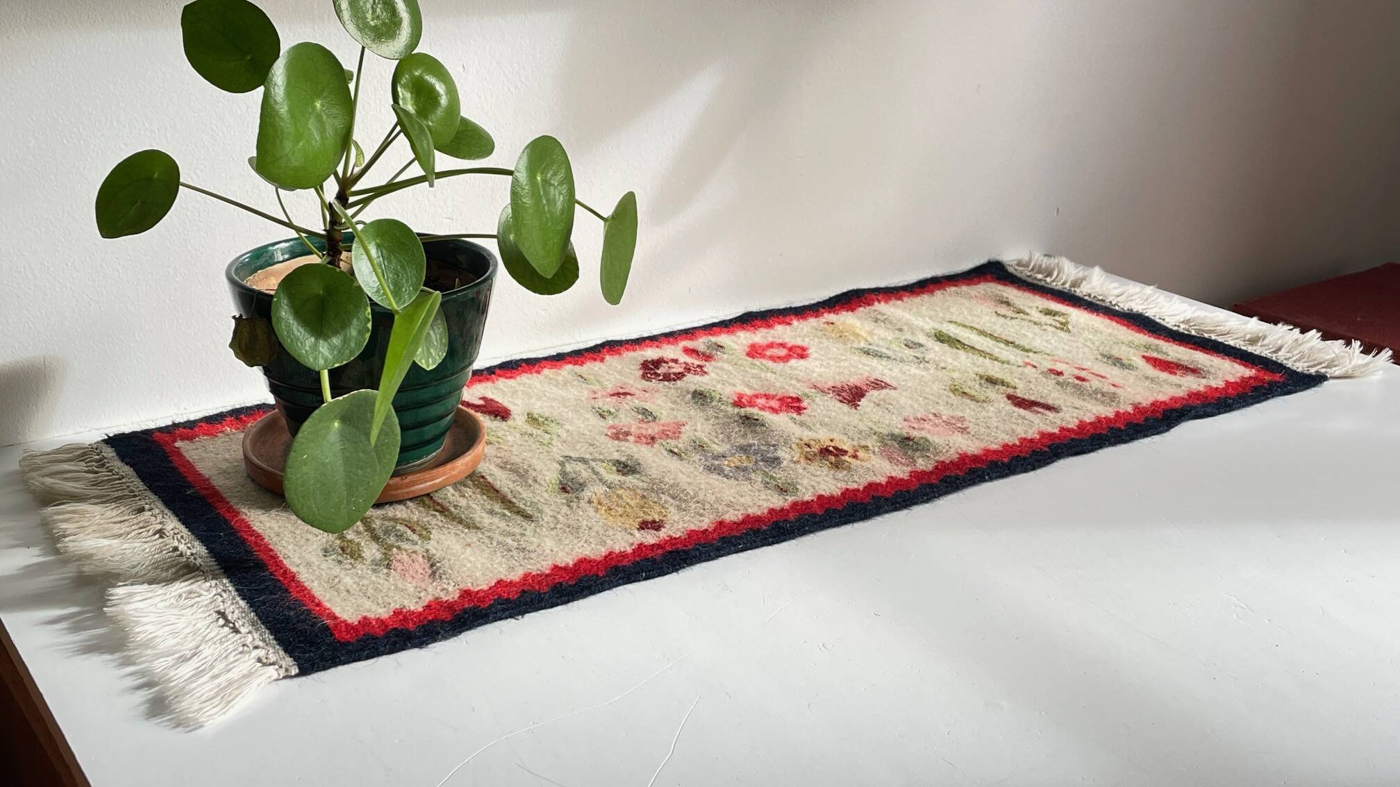 Tapis Rollakan décor de tulipes vintage
