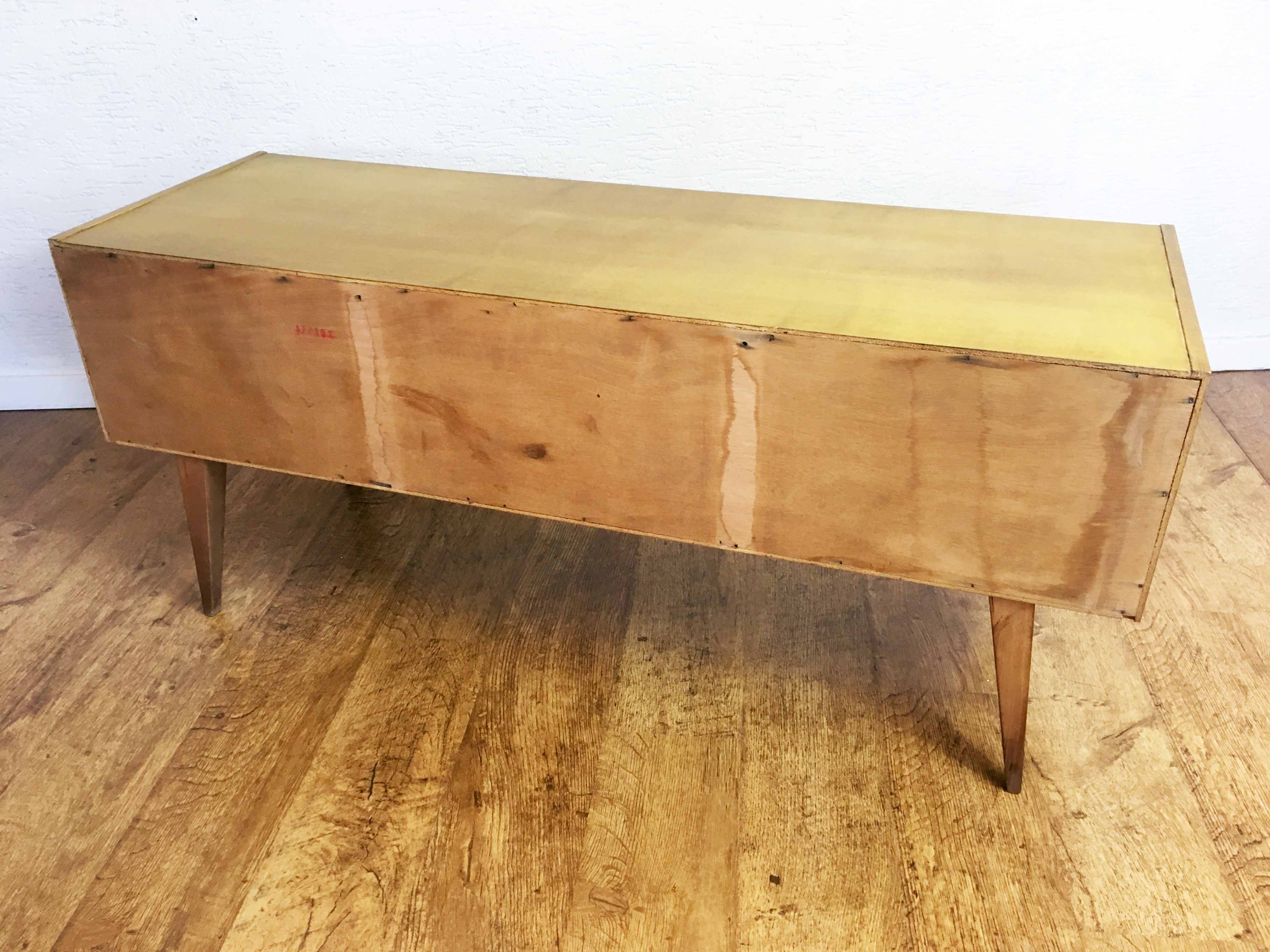 Meuble de rangement bas années 60