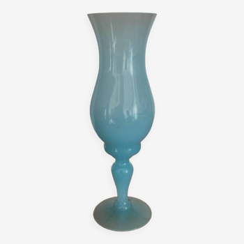Vase bleu opaline