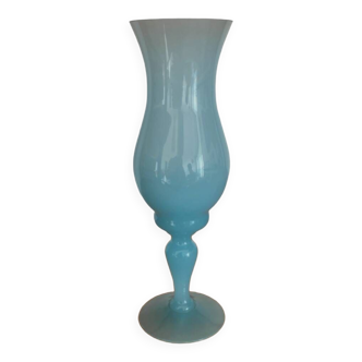 Vase bleu opaline