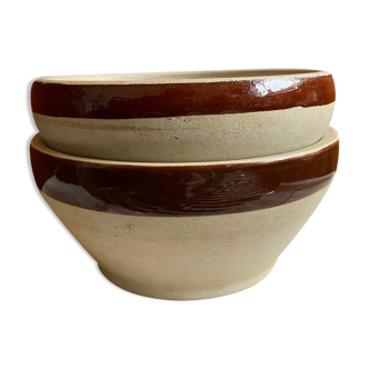 Pair of enamelled sandstone bowls