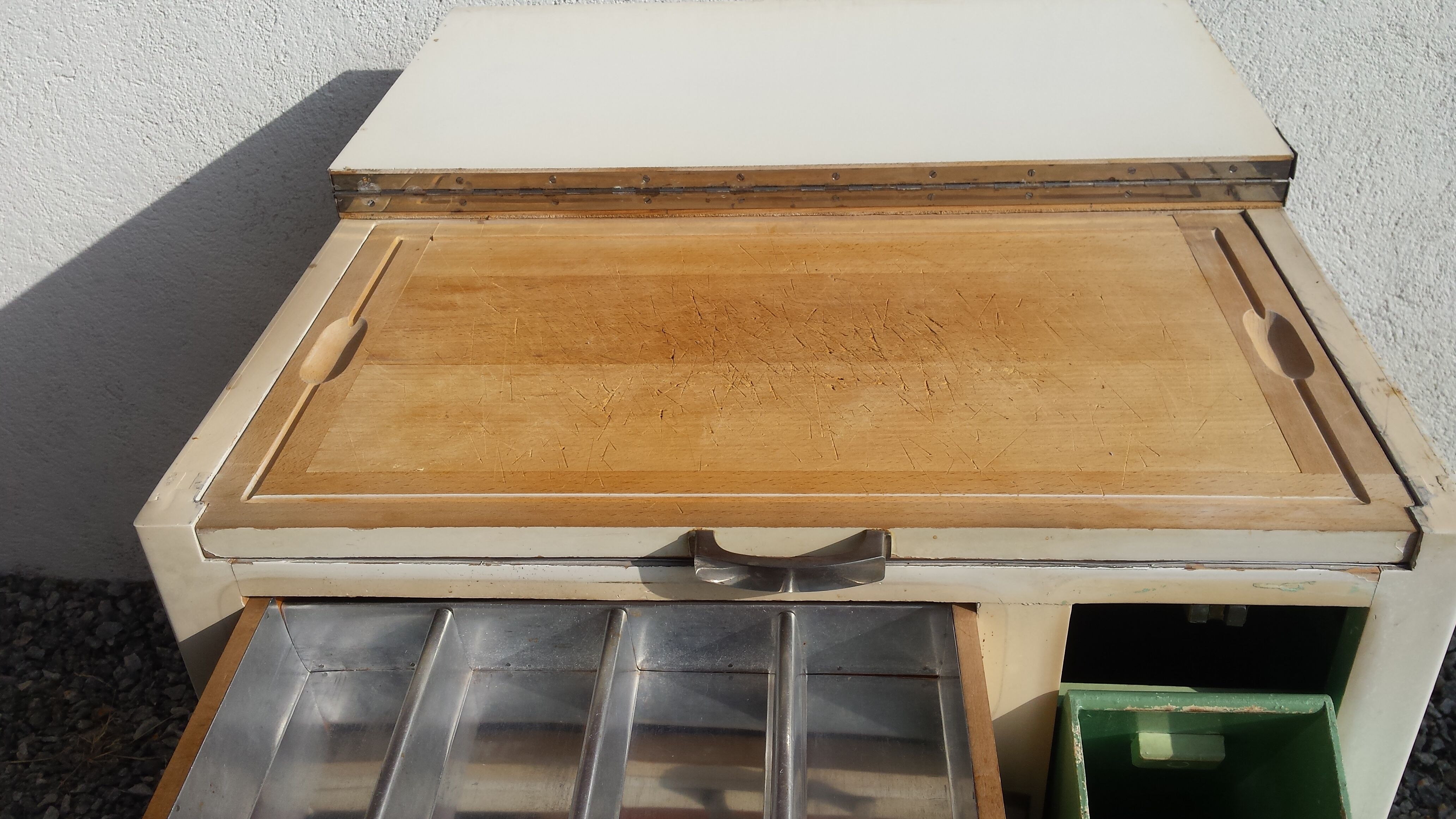 Formica kitchen furniture