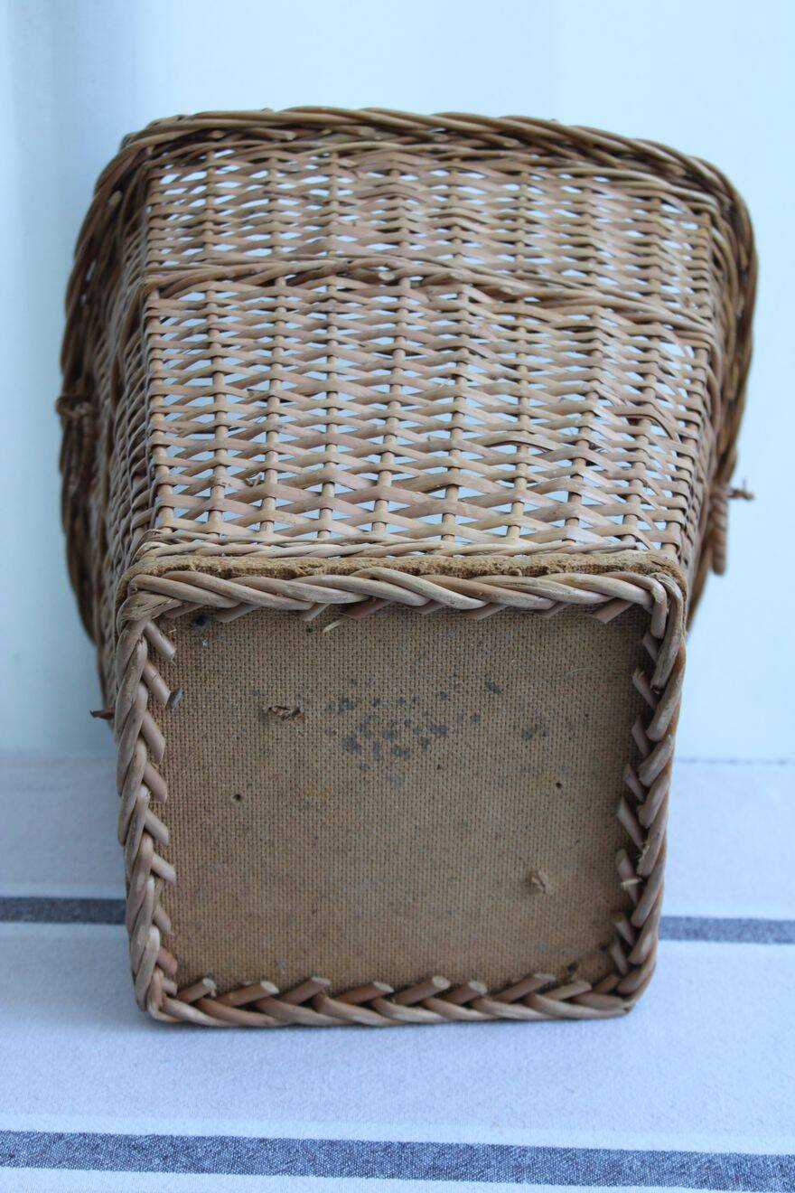 Wicker wastebasket