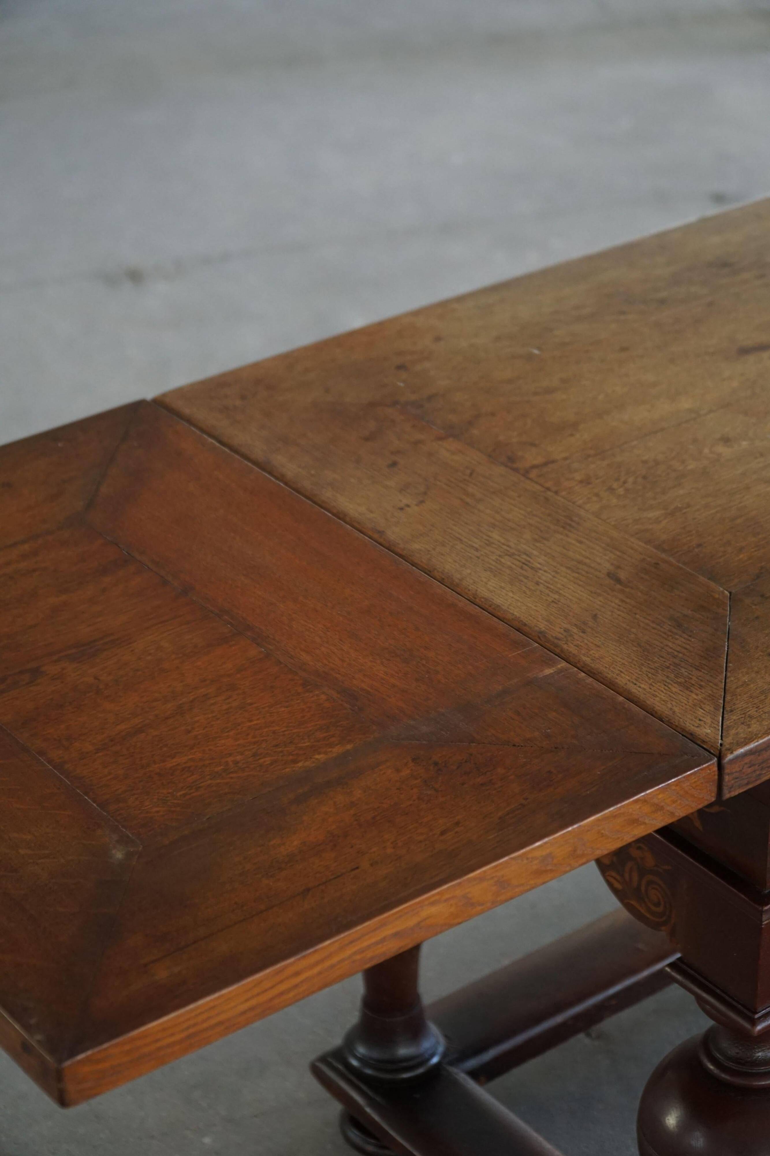 Extendable oak table with marquetry, Baroque, Danish cabinetmaker, 19th century.