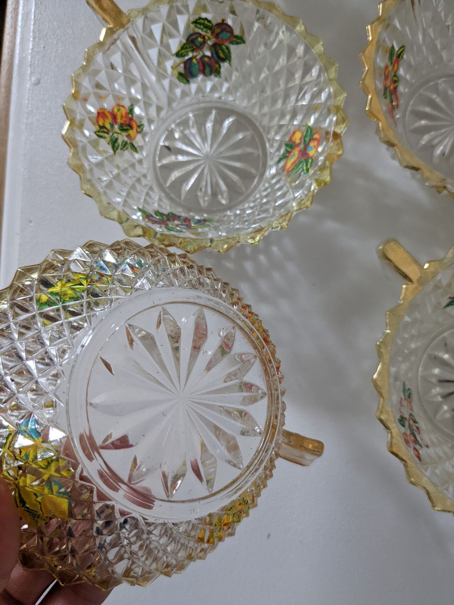 6 coupelles en verre ciselé