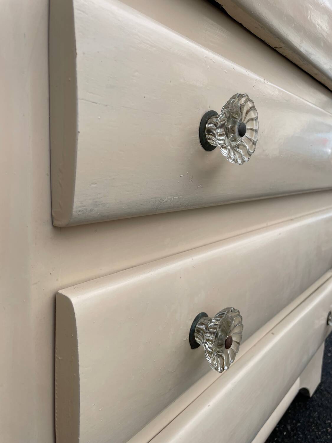 Art Deco chest of drawers with moustache feet, 1930