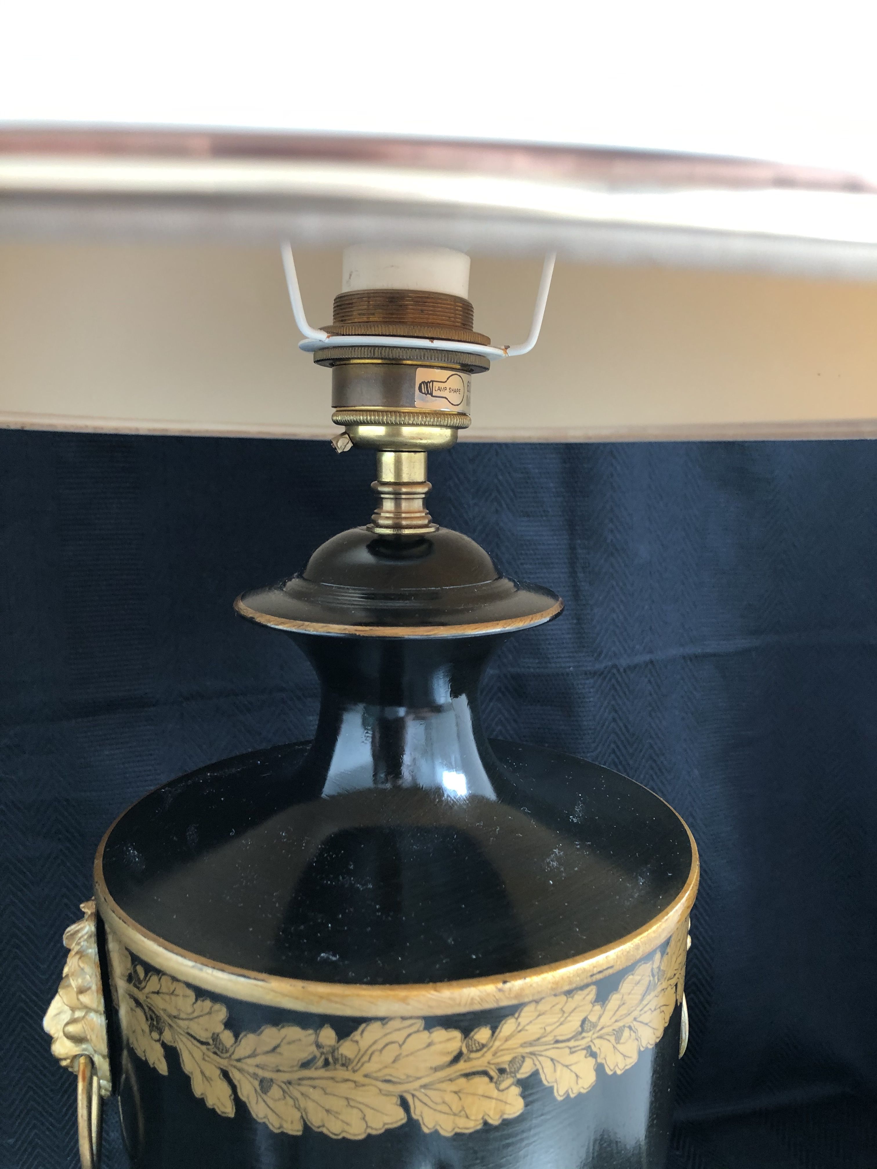 Large baluster lamp - Golden Lions and white and gilded ledleches - Hotel Paris