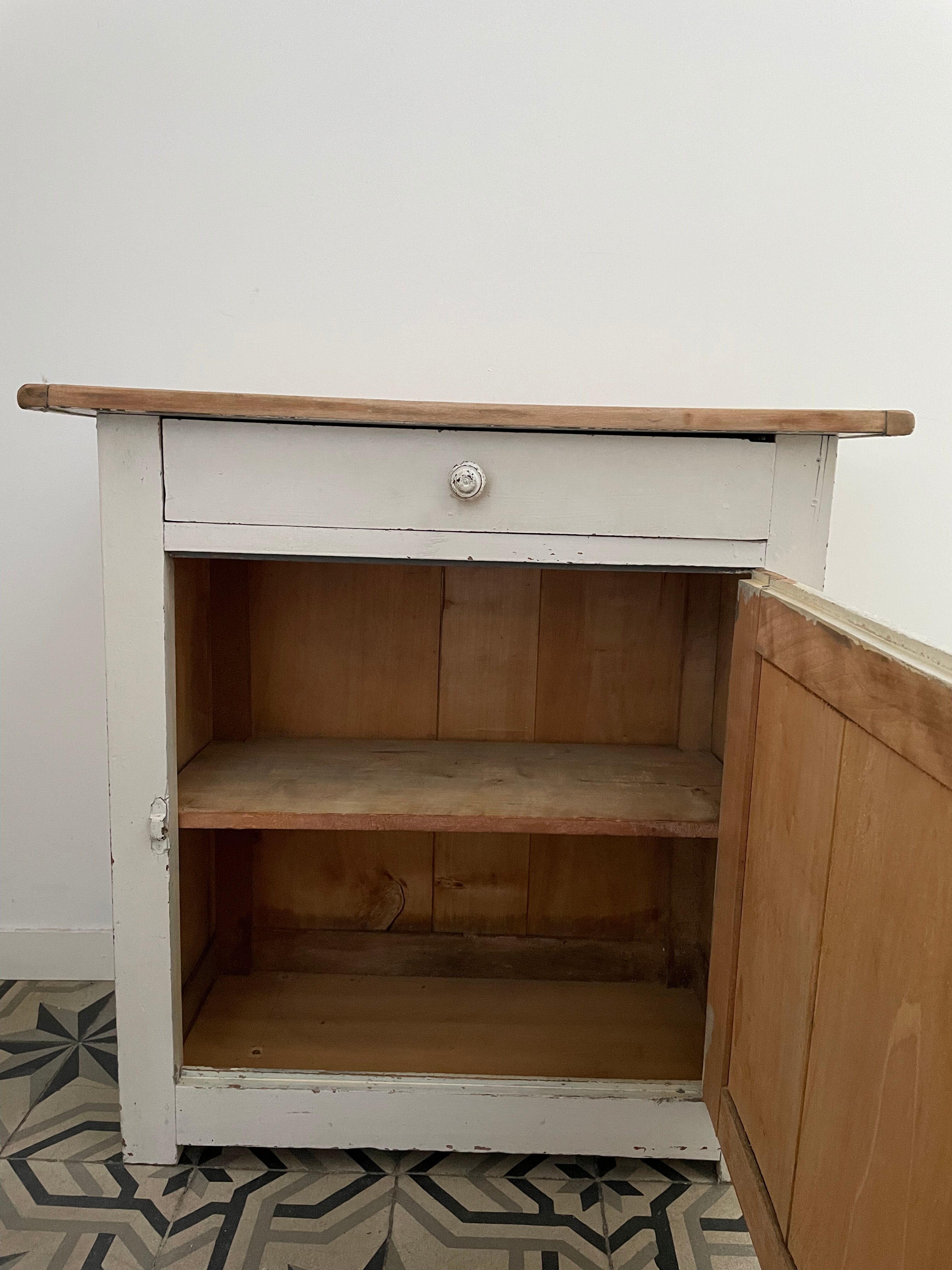 Buffet parisien ancien