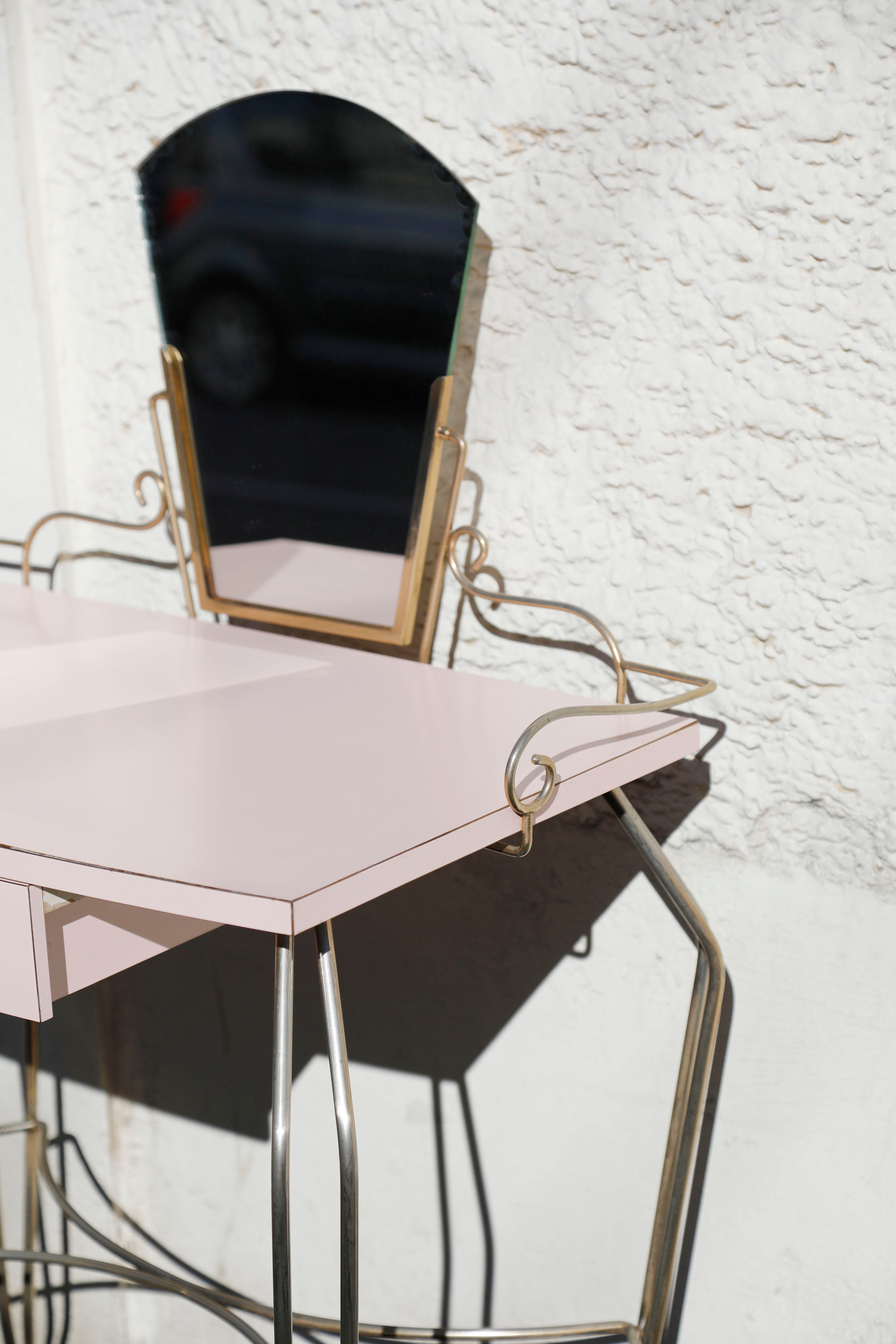 Pink shapeica serving table with chair 1960