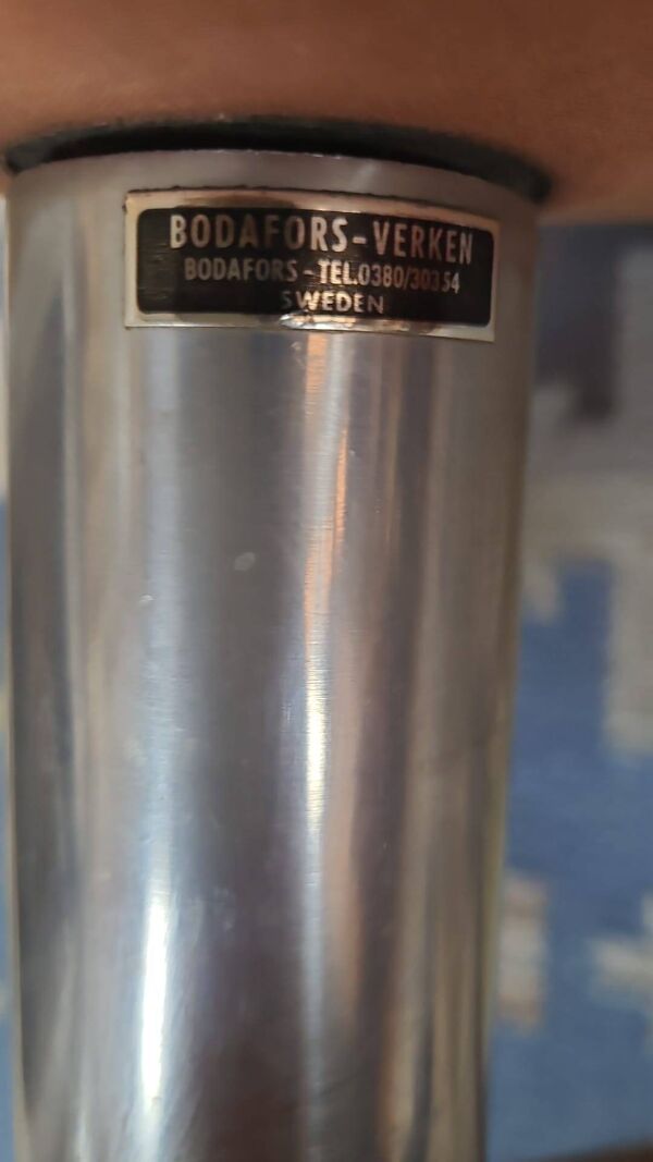 Fauteuil pivotant Bodafors-Verken en simili cuir rouge, Suède, années 1970