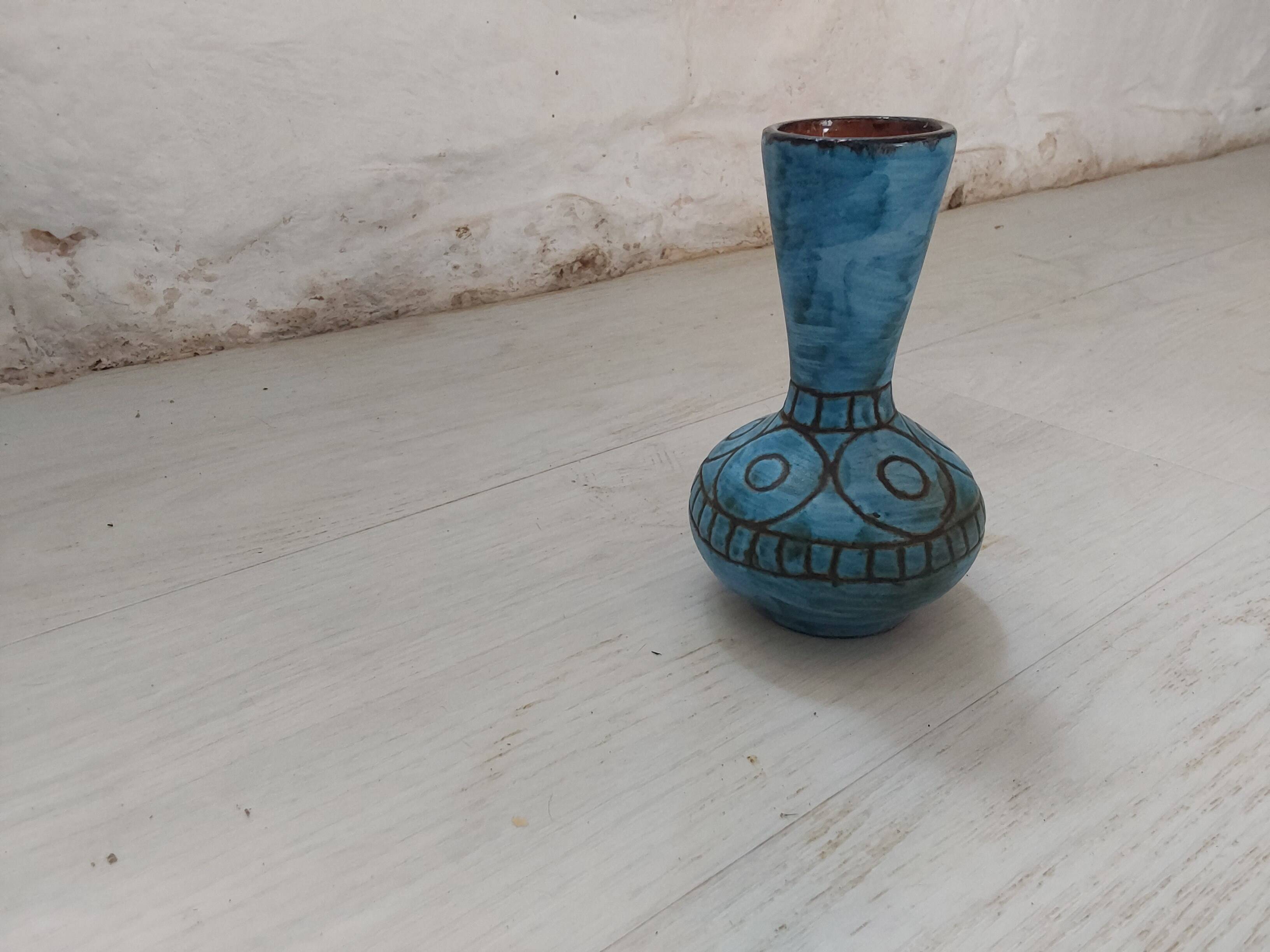 Blue vase signed Alain Maunier